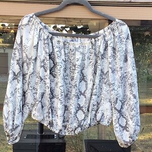 Gianni Bini Hadley Grey & Cream Snake Print Long Sleeves Square Neck Blouse